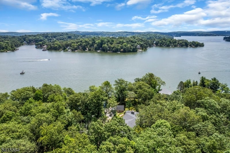 Hopatcong Boro, New Jersey, 07821, United States, 3 Bedrooms Bedrooms, ,3 BathroomsBathrooms,Residential,Active,2043427