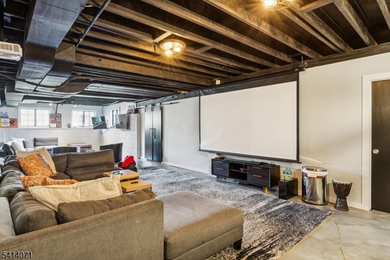 Branchburg Twp., New Jersey, 08876, United States, 5 Bedrooms Bedrooms, ,5 BathroomsBathrooms,Residential,Active,2028531