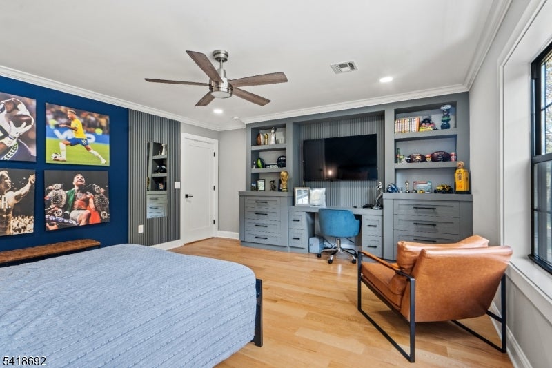 Roseland Boro, New Jersey, 07068, United States, 4 Bedrooms Bedrooms, ,4 BathroomsBathrooms,Residential,Active,2045395