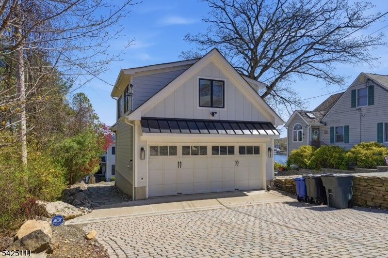Hopatcong Boro, New Jersey, 07843, United States, 3 Bedrooms Bedrooms, ,4 BathroomsBathrooms,Residential,Active,2043433