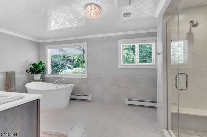 Hopatcong Boro, New Jersey, 07821, United States, 3 Bedrooms Bedrooms, ,3 BathroomsBathrooms,Residential,Active,2043427