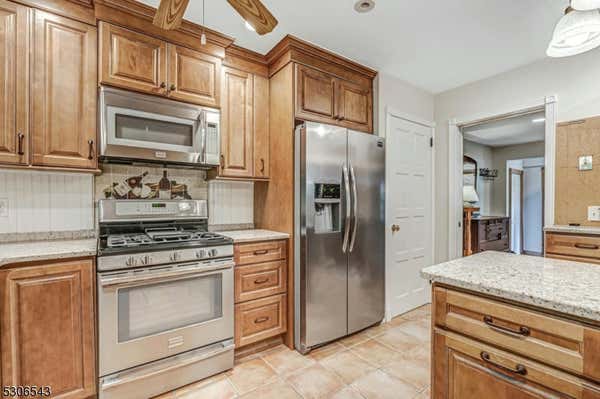 62 TUTTLE RD, WATCHUNG BORO, NJ 07069, photo 4 of 42