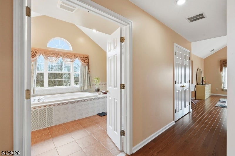 South Brunswick Twp., New Jersey, 08852, United States, 4 Bedrooms Bedrooms, ,3 BathroomsBathrooms,Residential,Active,2045401