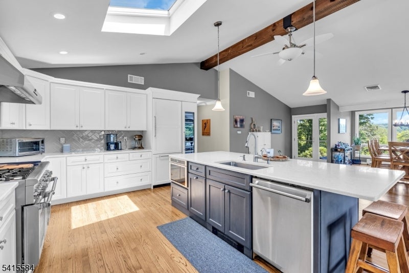 Hopatcong Boro, New Jersey, 07821, United States, 3 Bedrooms Bedrooms, ,3 BathroomsBathrooms,Residential,Active,2043427