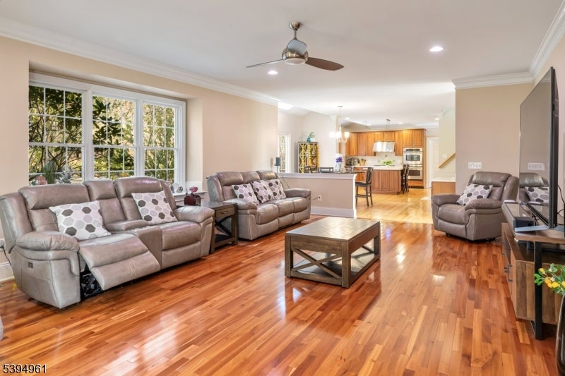 Mount Olive Twp., New Jersey, 07836, United States, 4 Bedrooms Bedrooms, ,4 BathroomsBathrooms,Residential,Active,1989757