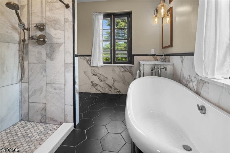 Montgomery Twp., New Jersey, 08558, United States, 6 Bedrooms Bedrooms, ,7 BathroomsBathrooms,Residential,Active,2011882