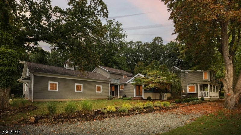 Watchung Boro, New Jersey, 07069, United States, 5 Bedrooms Bedrooms, ,4 BathroomsBathrooms,Residential,Active,1962192