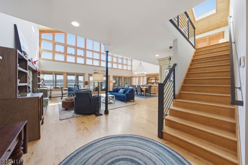 Hopatcong Boro, New Jersey, 07843, United States, 3 Bedrooms Bedrooms, ,4 BathroomsBathrooms,Residential,Active,2043433