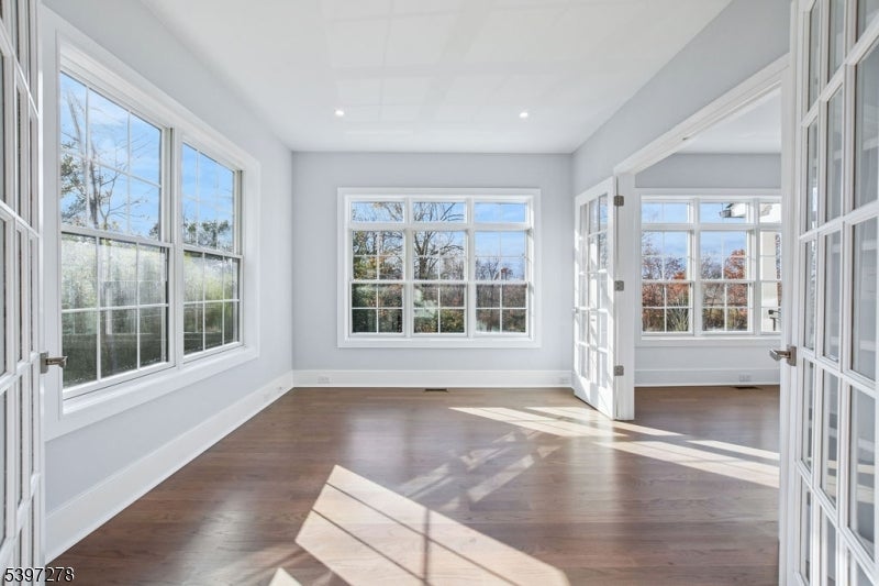 Livingston Twp., New Jersey, 07039, United States, 6 Bedrooms Bedrooms, ,6 BathroomsBathrooms,Residential,Active,1993679