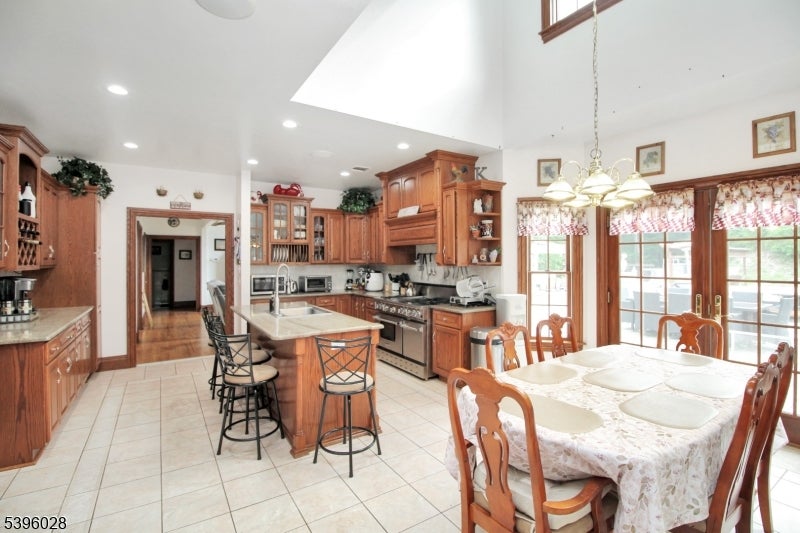 Blairstown Twp., New Jersey, 07832, United States, 6 Bedrooms Bedrooms, ,3 BathroomsBathrooms,Residential,Active,1988731