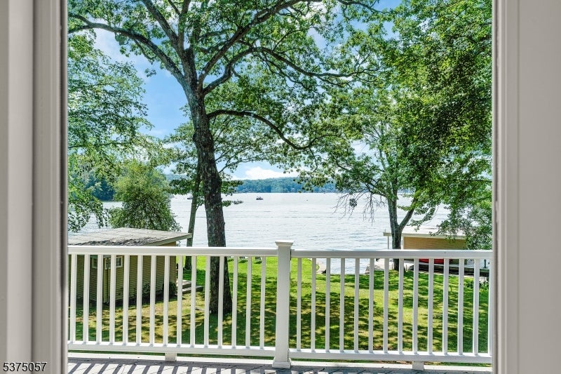 Jefferson Twp., New Jersey, 07849, United States, 5 Bedrooms Bedrooms, ,2 BathroomsBathrooms,Residential,Active,1905354