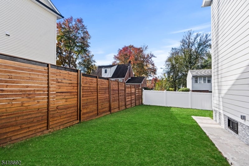 Roseland Boro, New Jersey, 07068, United States, 4 Bedrooms Bedrooms, ,4 BathroomsBathrooms,Residential,Active,2045395
