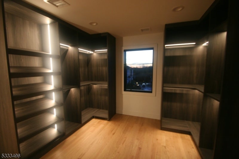 Bridgewater Twp., New Jersey, 08836, United States, ,6 BathroomsBathrooms,Residential,Active,1703973