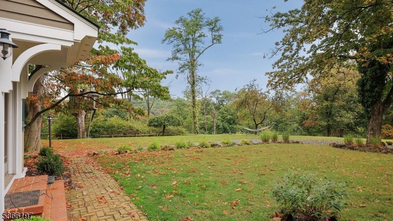 Watchung Boro, New Jersey, 07069, United States, 5 Bedrooms Bedrooms, ,4 BathroomsBathrooms,Residential,Active,1962192