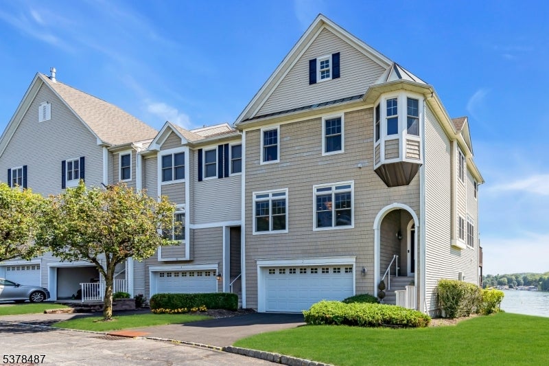 Mount Arlington Boro, New Jersey, 07856, United States, 3 Bedrooms Bedrooms, ,4 BathroomsBathrooms,Residential,Active,1914821