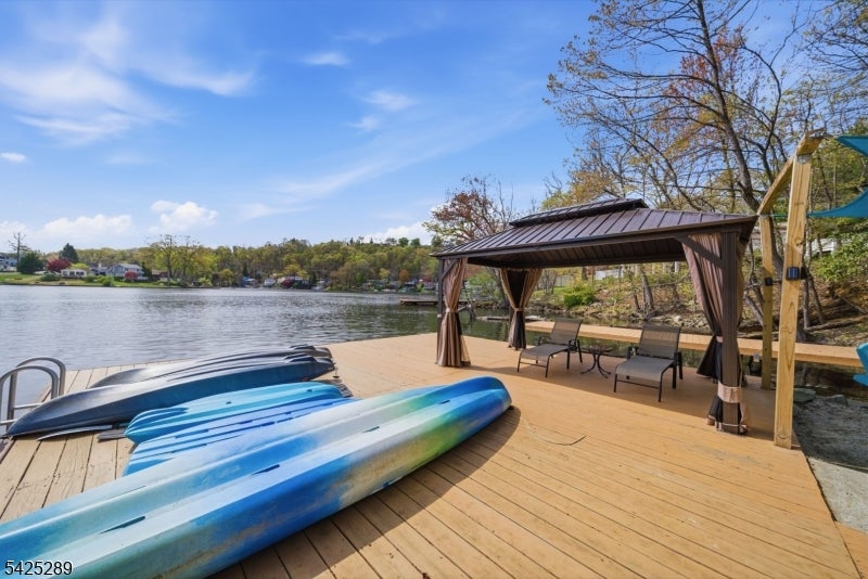 Hopatcong Boro, New Jersey, 07843, United States, 3 Bedrooms Bedrooms, ,2 BathroomsBathrooms,Residential,Active,2043452