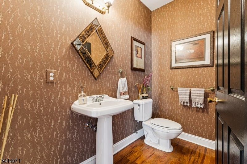 Branchburg Twp., New Jersey, 08876, United States, 5 Bedrooms Bedrooms, ,5 BathroomsBathrooms,Residential,Active,2028531