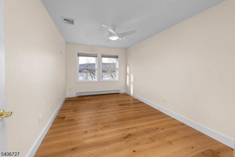 West Milford Twp., New Jersey, 07421, United States, 4 Bedrooms Bedrooms, ,4 BathroomsBathrooms,Residential,Active,2012909