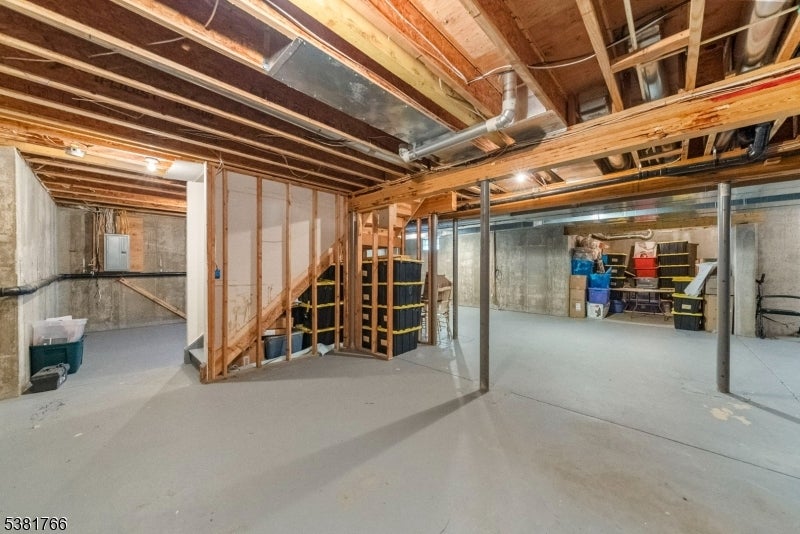 Franklin Twp., New Jersey, 08540, United States, 4 Bedrooms Bedrooms, ,3 BathroomsBathrooms,Residential,Active,1945520