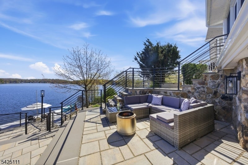 Hopatcong Boro, New Jersey, 07843, United States, 3 Bedrooms Bedrooms, ,4 BathroomsBathrooms,Residential,Active,2043433