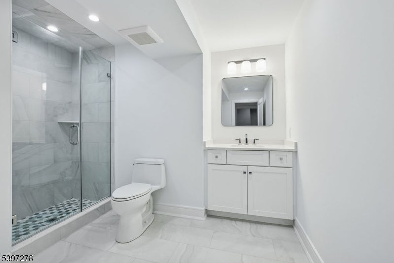 Livingston Twp., New Jersey, 07039, United States, 6 Bedrooms Bedrooms, ,6 BathroomsBathrooms,Residential,Active,1993679