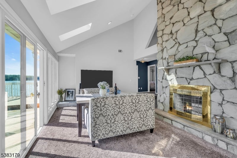 Hopatcong Boro, New Jersey, 07843, United States, 3 Bedrooms Bedrooms, ,2 BathroomsBathrooms,Residential,Active,1946536