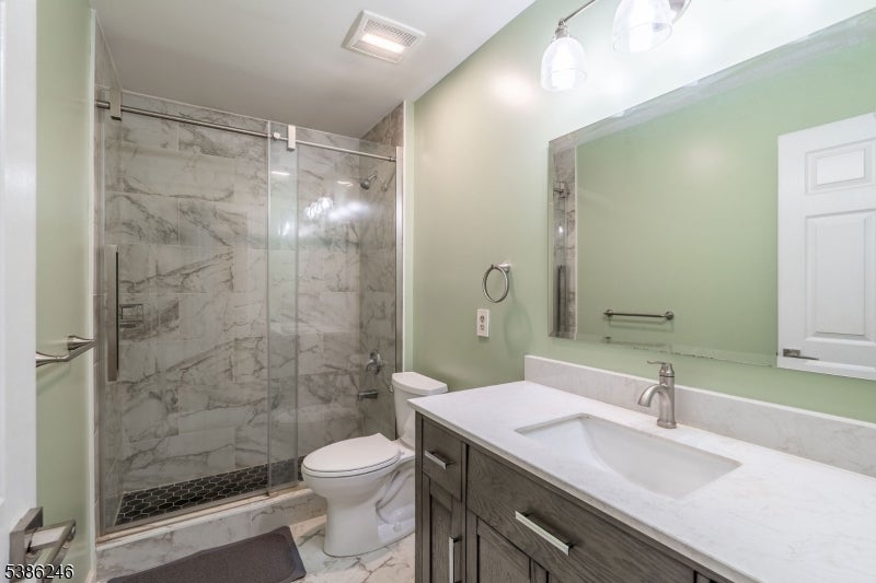 Franklin Twp., New Jersey, 08540, United States, 4 Bedrooms Bedrooms, ,3 BathroomsBathrooms,Residential,Active,1953016