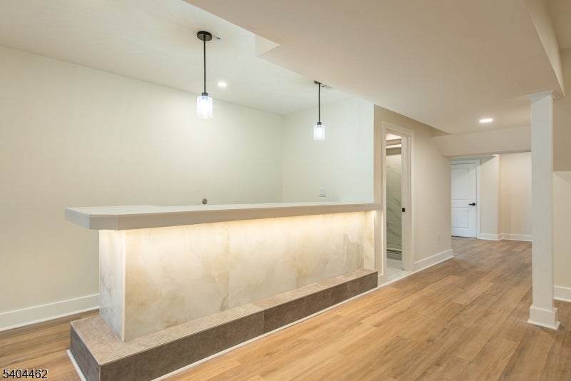 West Caldwell Twp., New Jersey, 07006, United States, 4 Bedrooms Bedrooms, ,5 BathroomsBathrooms,Residential,Active,2009168