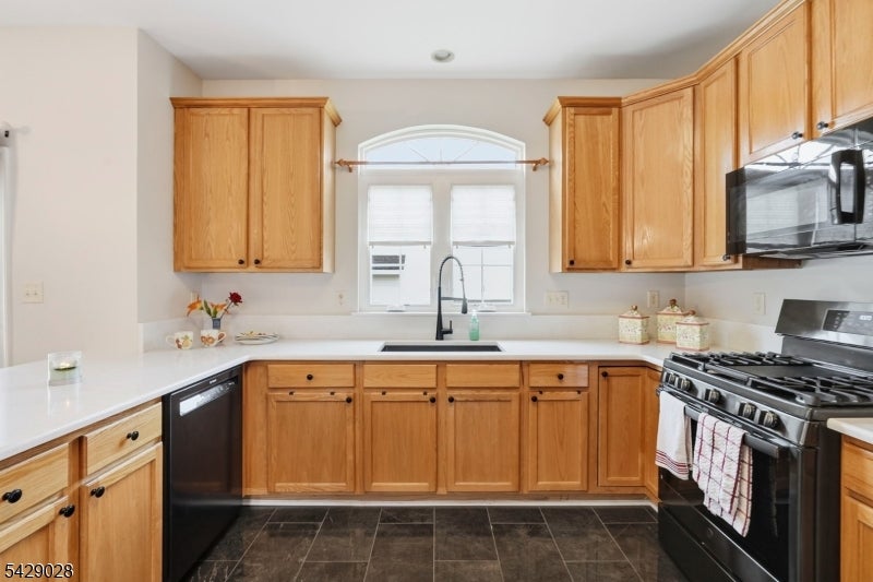South Brunswick Twp., New Jersey, 08852, United States, 4 Bedrooms Bedrooms, ,3 BathroomsBathrooms,Residential,Active,2045401
