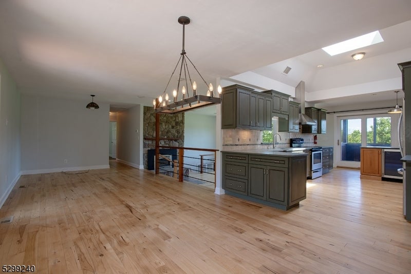 Lafayette Twp., New Jersey, 07848, United States, ,5 BathroomsBathrooms,Residential,Active,1702620