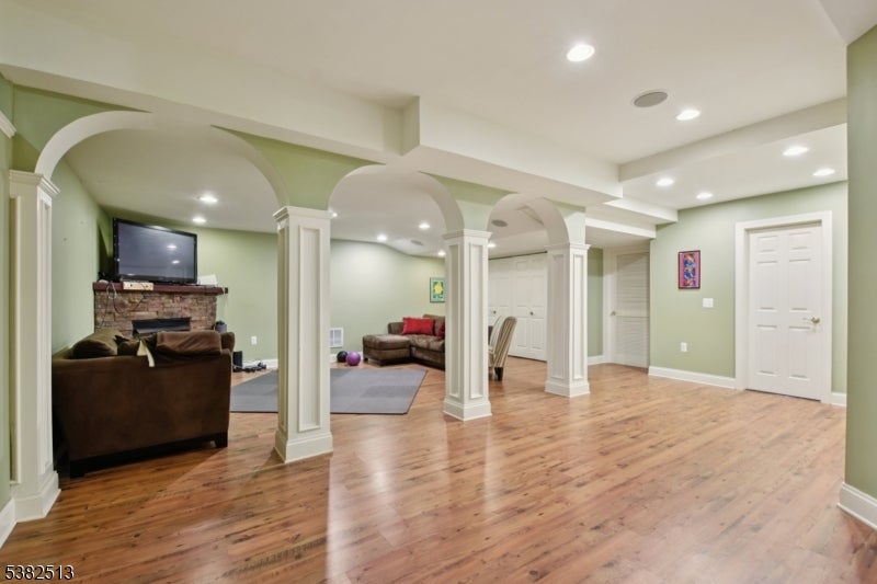 Warren Twp., New Jersey, 07059, United States, 5 Bedrooms Bedrooms, ,4 BathroomsBathrooms,Residential,Active,1945488