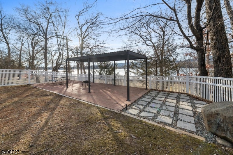 West Milford Twp., New Jersey, 07421, United States, 4 Bedrooms Bedrooms, ,4 BathroomsBathrooms,Residential,Active,2012909