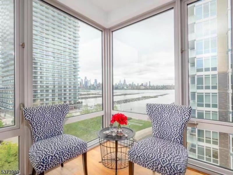 Jersey City, New Jersey, 07310, United States, 2 Bedrooms Bedrooms, ,3 BathroomsBathrooms,Residential,Active,1945487