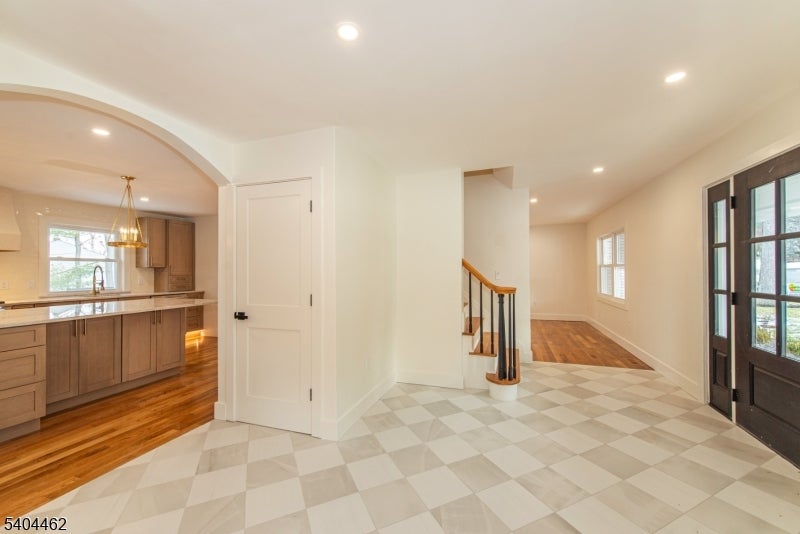 West Caldwell Twp., New Jersey, 07006, United States, 4 Bedrooms Bedrooms, ,5 BathroomsBathrooms,Residential,Active,2009168