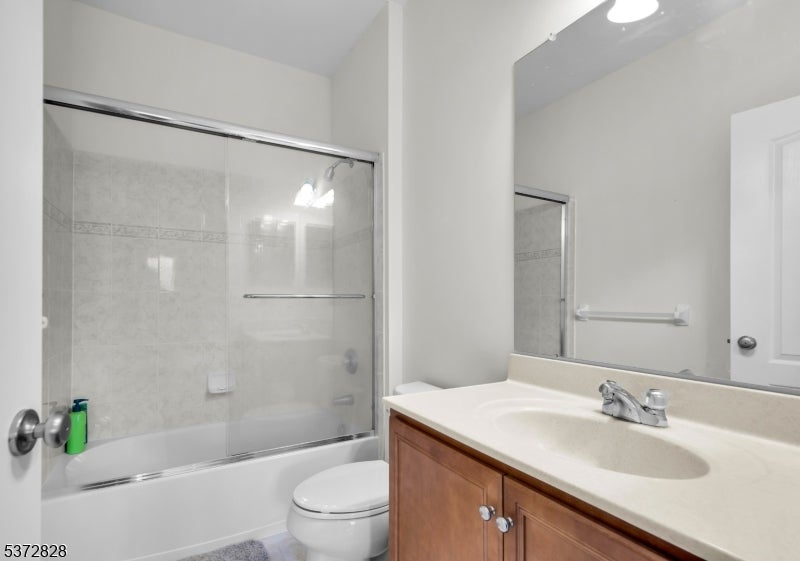 Mount Olive Twp., New Jersey, 07836, United States, 4 Bedrooms Bedrooms, ,6 BathroomsBathrooms,Residential,Active,1902935