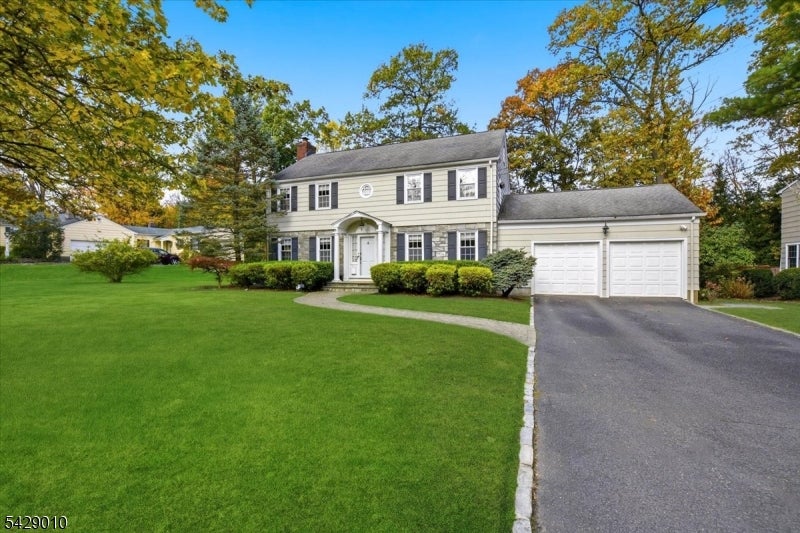 Millburn Twp., New Jersey, 07078, United States, 3 Bedrooms Bedrooms, ,4 BathroomsBathrooms,Residential,Active,2045397