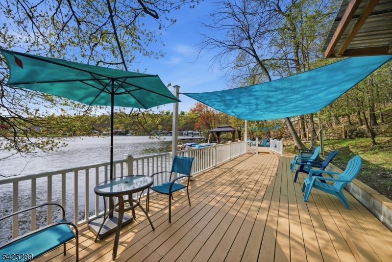 Hopatcong Boro, New Jersey, 07843, United States, 3 Bedrooms Bedrooms, ,2 BathroomsBathrooms,Residential,Active,2043452