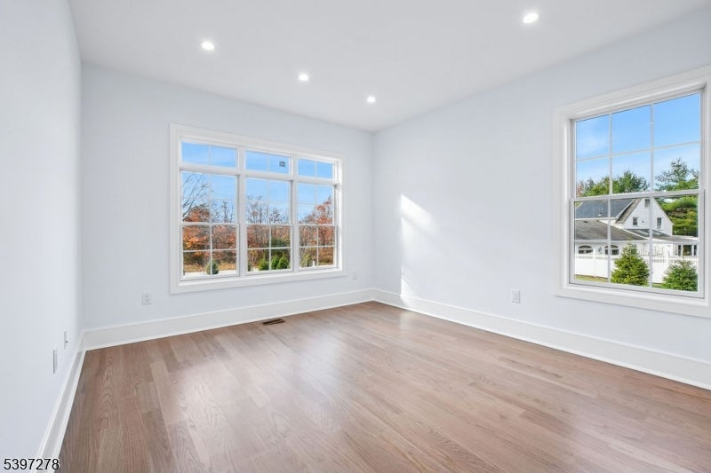 Livingston Twp., New Jersey, 07039, United States, 6 Bedrooms Bedrooms, ,6 BathroomsBathrooms,Residential,Active,2045758