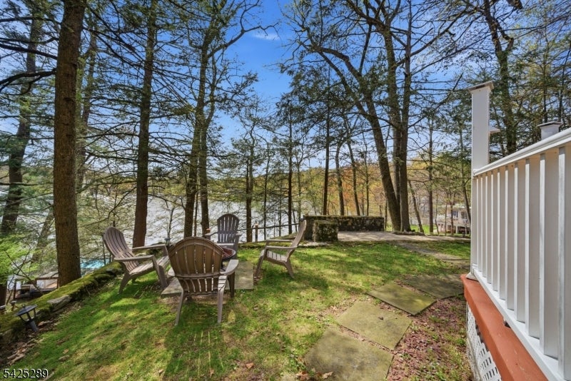 Hopatcong Boro, New Jersey, 07843, United States, 3 Bedrooms Bedrooms, ,2 BathroomsBathrooms,Residential,Active,2043452