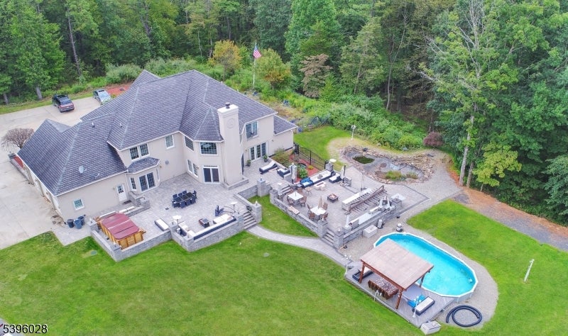 Blairstown Twp., New Jersey, 07832, United States, 6 Bedrooms Bedrooms, ,3 BathroomsBathrooms,Residential,Active,1988731