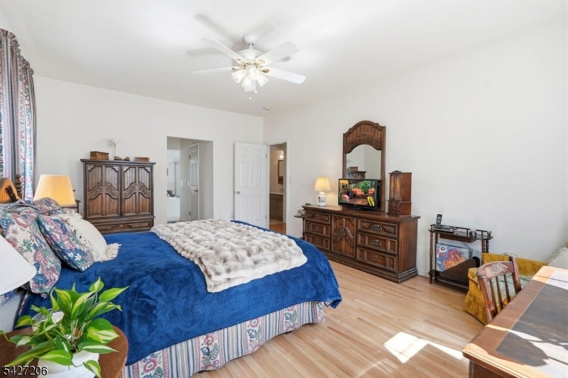 Franklin Twp., New Jersey, 08540, United States, 4 Bedrooms Bedrooms, ,4 BathroomsBathrooms,Residential,Active,2042172