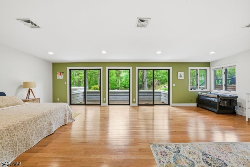 Boonton Twp., New Jersey, 07005, United States, 4 Bedrooms Bedrooms, ,3 BathroomsBathrooms,Residential,Active,2052013