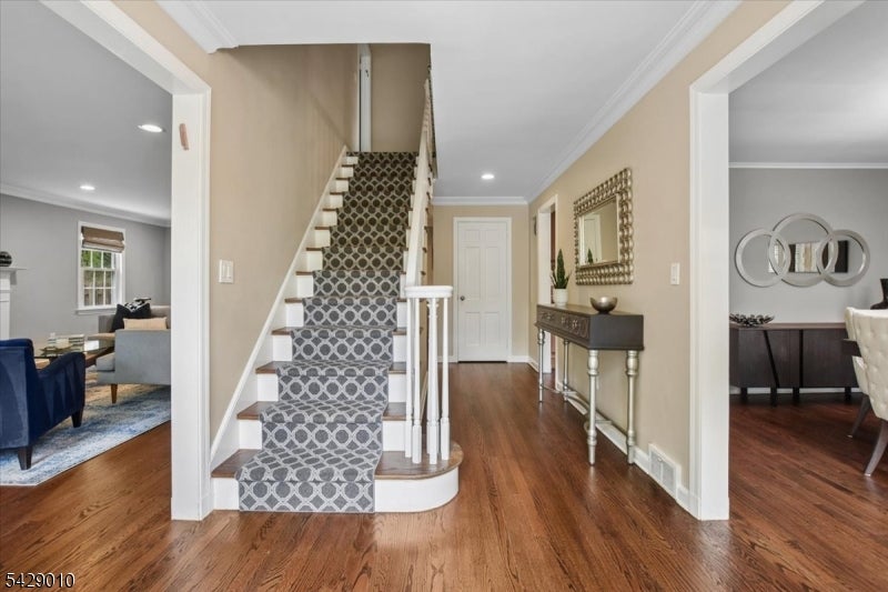 Millburn Twp., New Jersey, 07078, United States, 3 Bedrooms Bedrooms, ,4 BathroomsBathrooms,Residential,Active,2045397