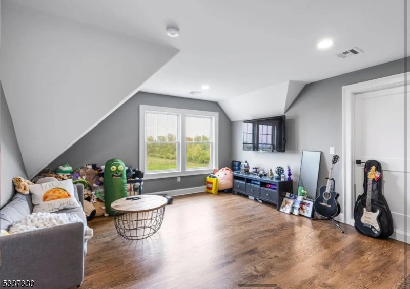 Hillsborough Twp., New Jersey, 08844, United States, 4 Bedrooms Bedrooms, ,4 BathroomsBathrooms,Residential,Active,1945519