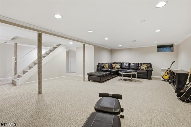 Millburn Twp., New Jersey, 07078, United States, 3 Bedrooms Bedrooms, ,4 BathroomsBathrooms,Residential,Active,2045397