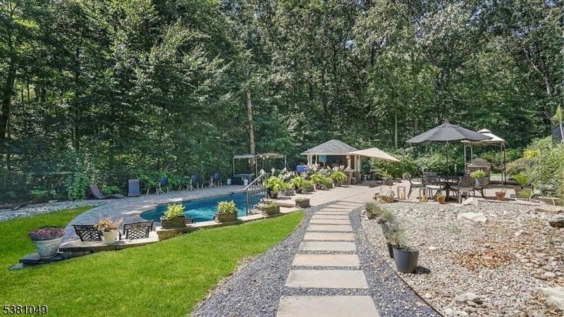 South Brunswick Twp., New Jersey, 08512, United States, 4 Bedrooms Bedrooms, ,4 BathroomsBathrooms,Residential,Active,1945517