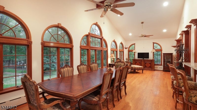 Watchung Boro, New Jersey, 07069, United States, 5 Bedrooms Bedrooms, ,4 BathroomsBathrooms,Residential,Active,1952610