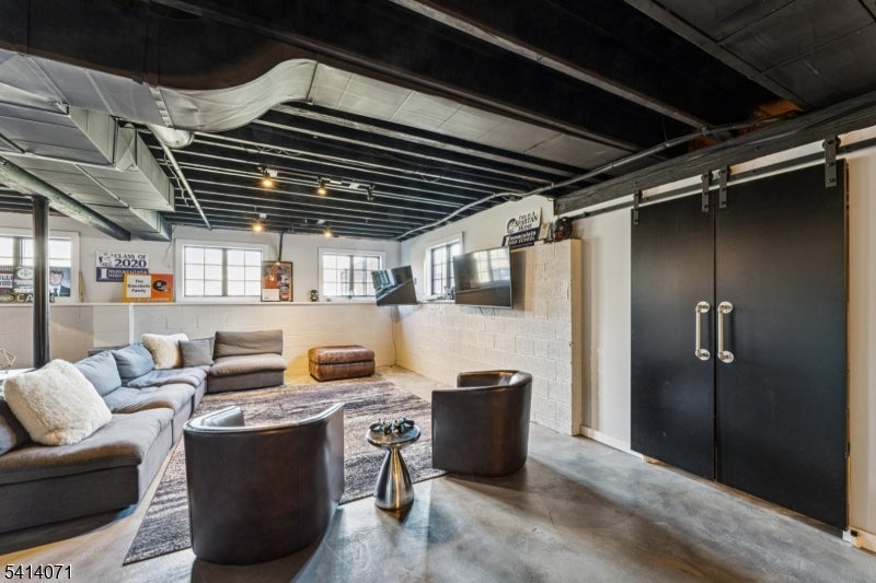 Branchburg Twp., New Jersey, 08876, United States, 5 Bedrooms Bedrooms, ,5 BathroomsBathrooms,Residential,Active,2028531