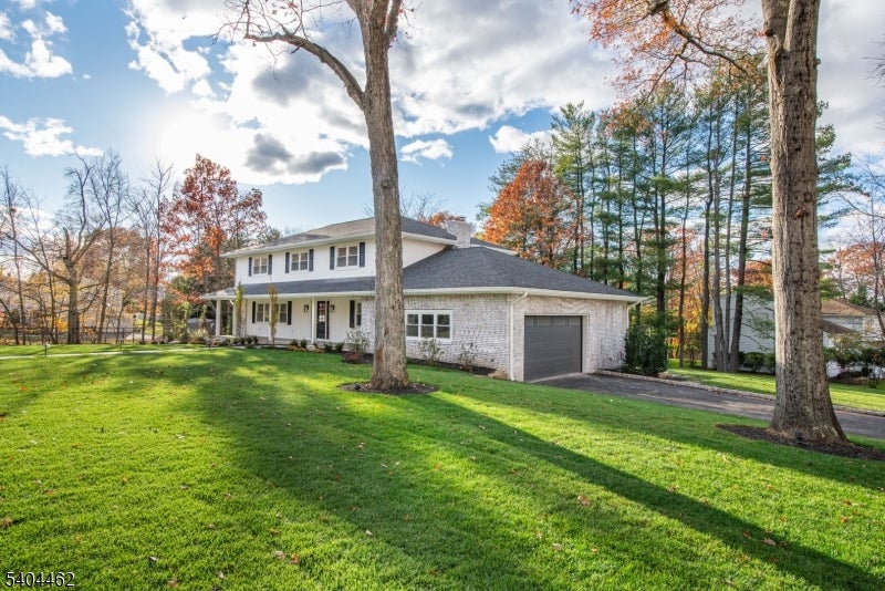 West Caldwell Twp., New Jersey, 07006, United States, 4 Bedrooms Bedrooms, ,5 BathroomsBathrooms,Residential,Active,2009168