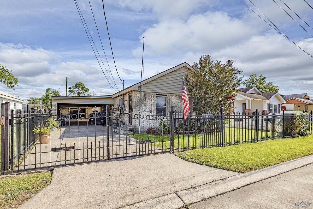 1905 SLATTER ST, HOUMA, LA 70363, photo 1 of 27